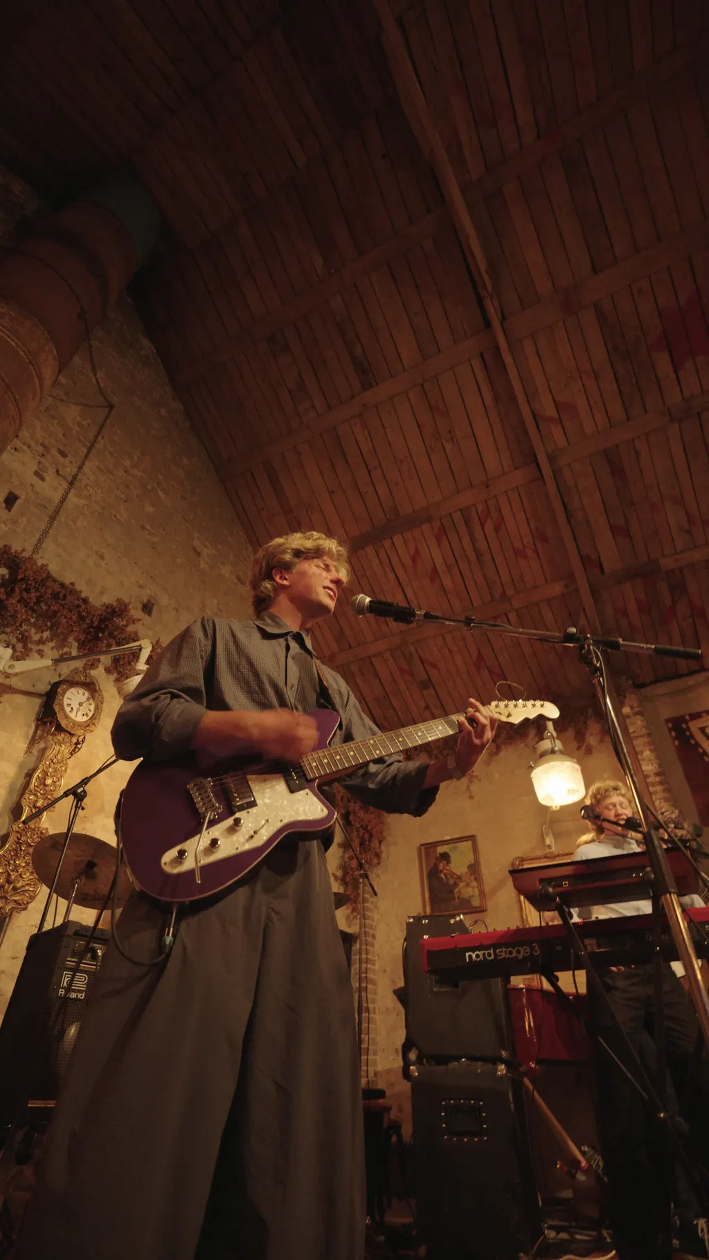 Gitarist in de proefruimte